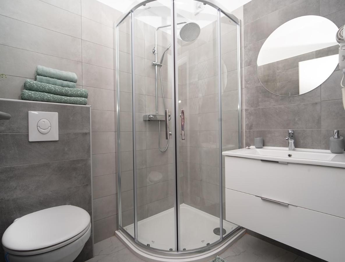 ראבץ Villa Apartments Lela מראה חיצוני תמונה